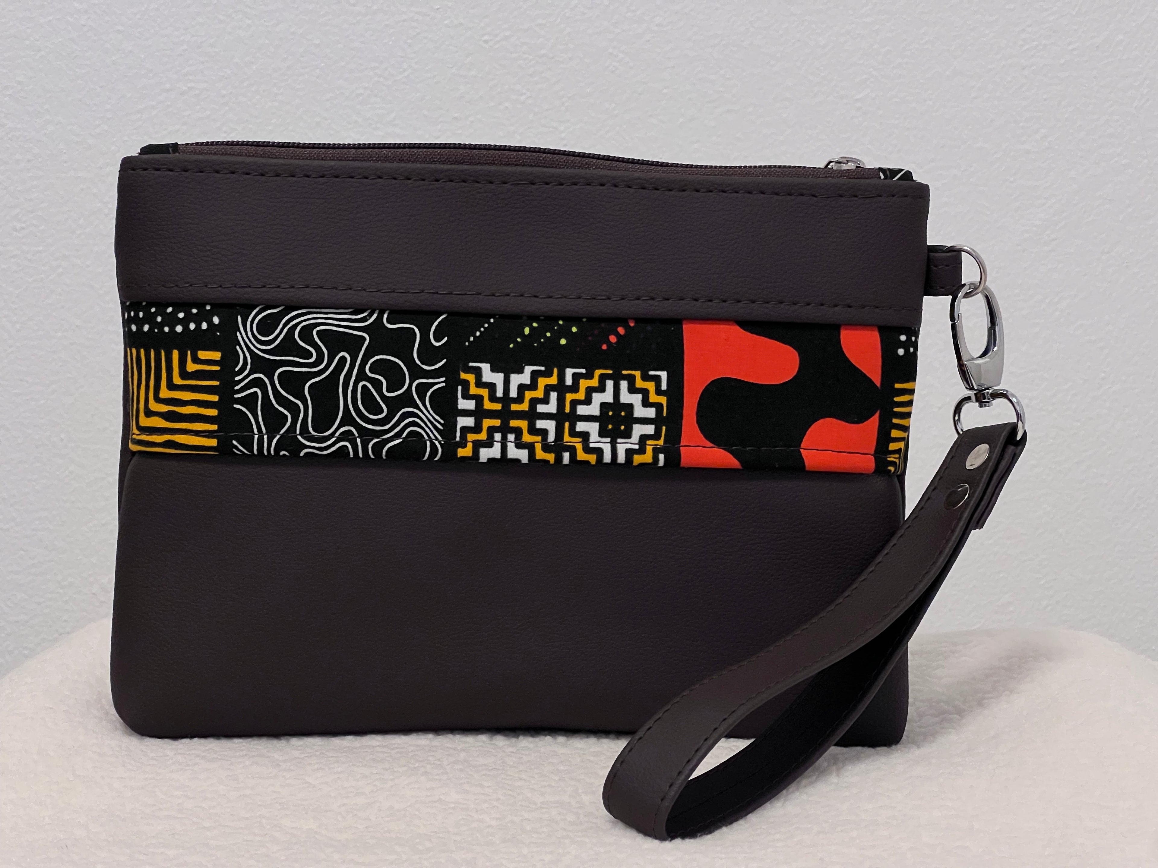 NyoNyo Afrocentric Leather Pochette